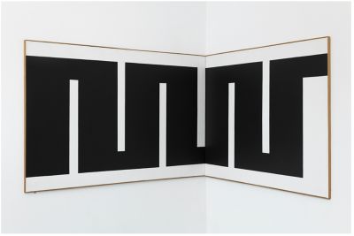 Julije Knifer: Tü E (Tuebingen Ecke), 1973, acrylic on canvas, two panels, 39 3/8 by 59 inches (left) and 39 1/2 by 48 3/4 inches (right); at Mitchell-Innes & Nash.